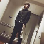 帅炸了!张一山晒黑衣表情冷酷帅气有型 帅炸了!张一山晒黑衣表情冷酷帅气有型