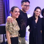 刘烨夫妇合影朱丽叶·比诺什 露开心笑容秒变迷弟