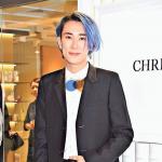 JC透露大女儿妒忌弟弟 陈法拉约男友法国度假