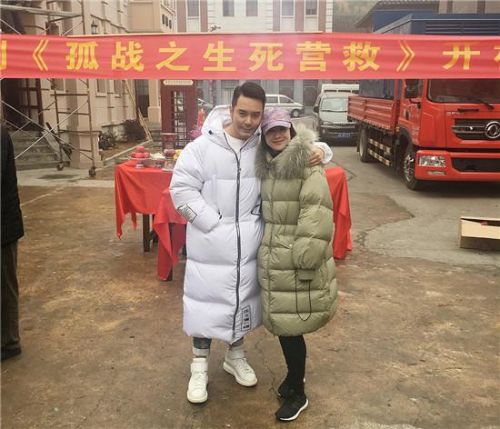 《孤战之生死营救》穆婷婷一人饰两角 现场剧照曝光