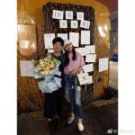 王鸥晒与李霄云亲密合照 庆祝其成功成为流浪歌手 王鸥晒与李霄云亲密合照 庆祝其成功成为流浪歌手