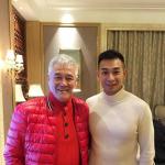 赵文卓晒与赵本山合影 网友:要加入乡村爱情了? 赵文卓晒与赵本山合影 网友:要加入乡村爱情了?