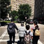 汪诗诗带甄子丹年迈父母度假 一家三代温馨同框 汪诗诗带甄子丹年迈父母度假 一家三代温馨同框