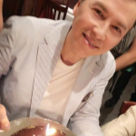 甄子丹工作繁忙低调庆生 牵手汪诗诗甜蜜漫步 甄子丹工作繁忙低调庆生 牵手汪诗诗甜蜜漫步